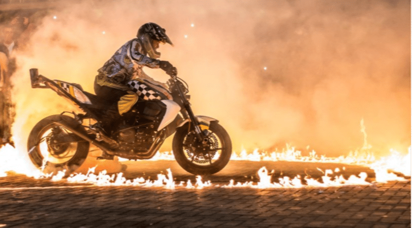 Show de manobras radicais com motos e fogo agita bairros de Cariacica a partir de sexta-feira (15)