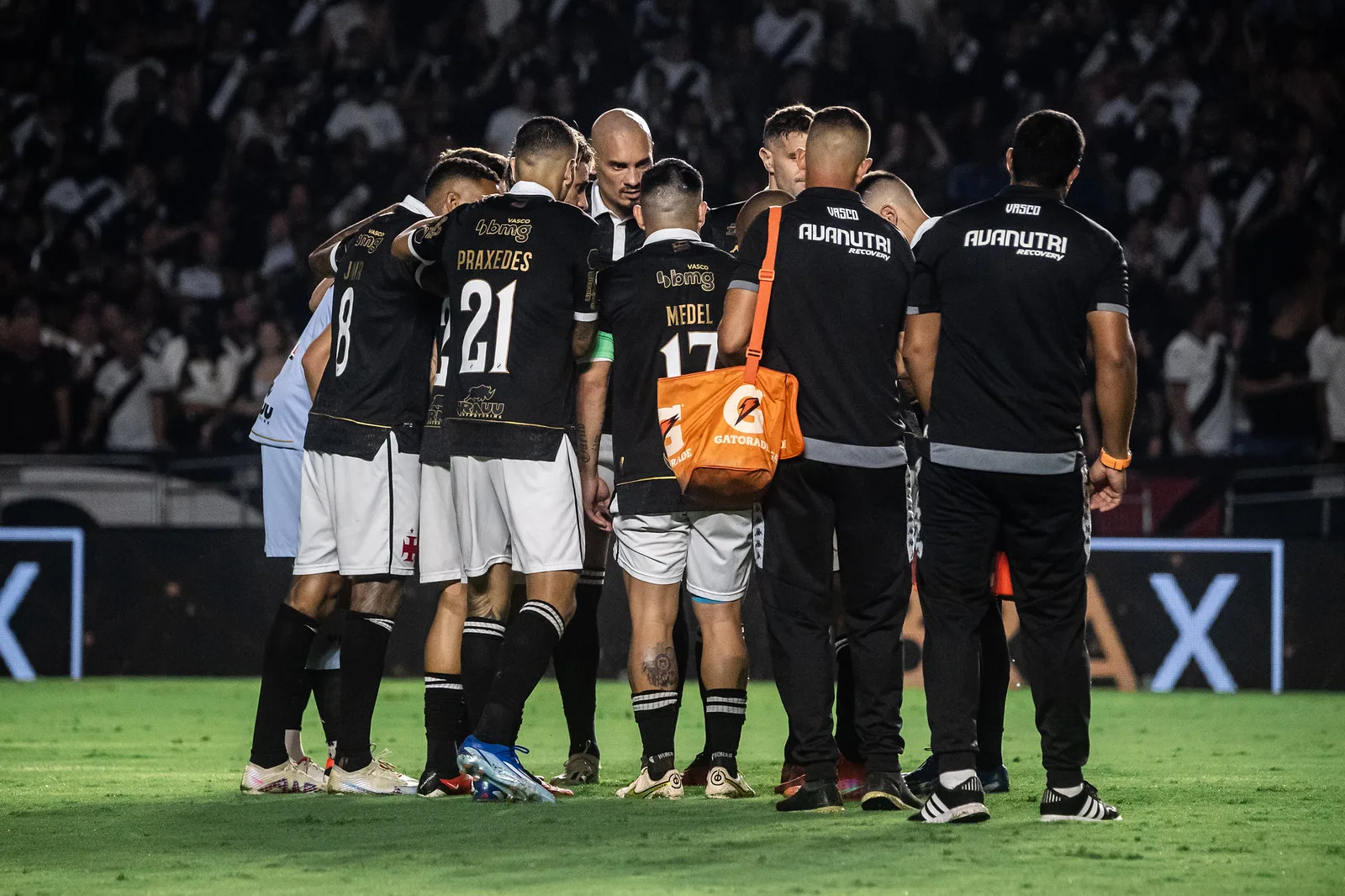 VÍDEO | Vasco escapa do rebaixamento nos minutos finais