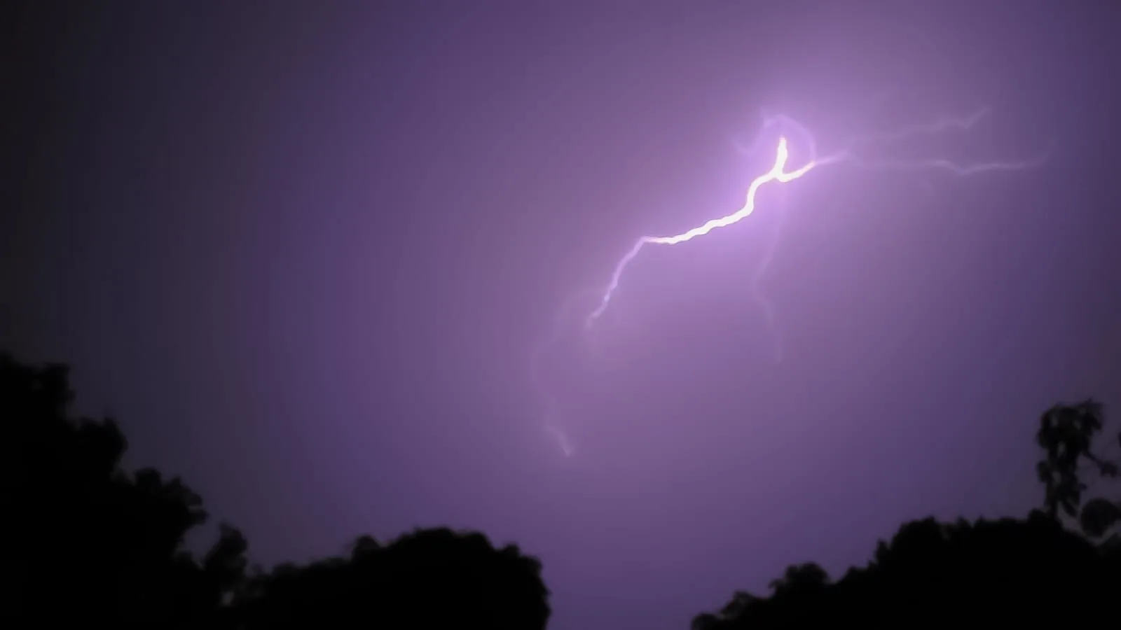 Tempo vai mudar no ES e final de semana será de temporal; veja previsão