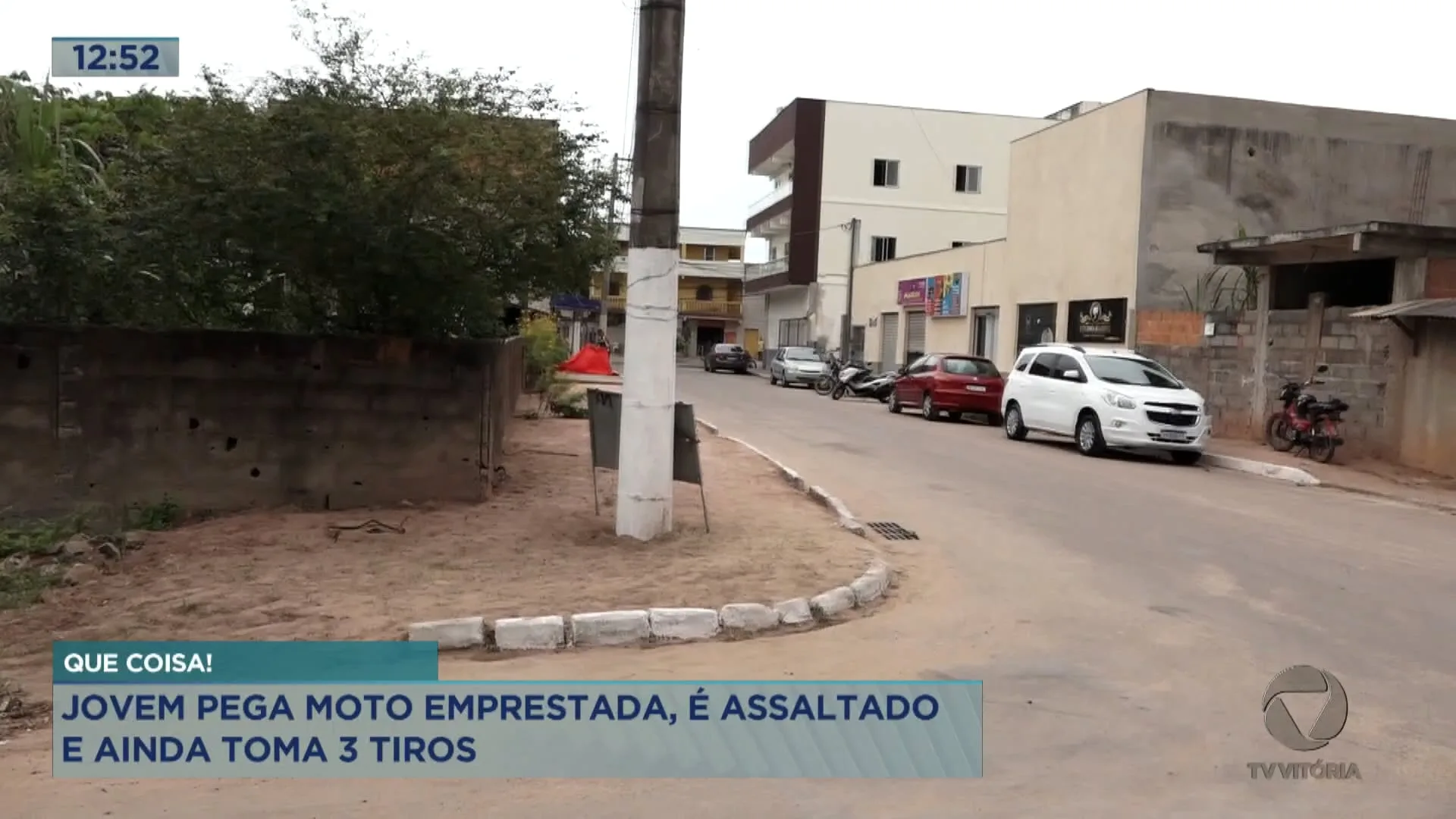 Jovem pega moto emprestada, é assaltado e alvejado com três tiros