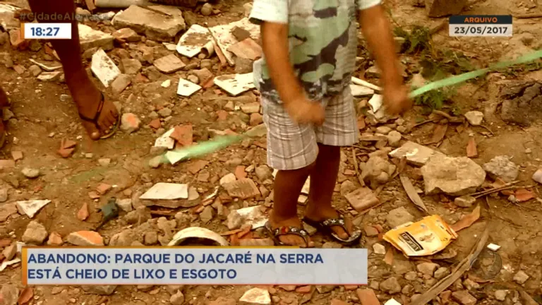 Moradores reclamam que parque está com lixo e esgoto