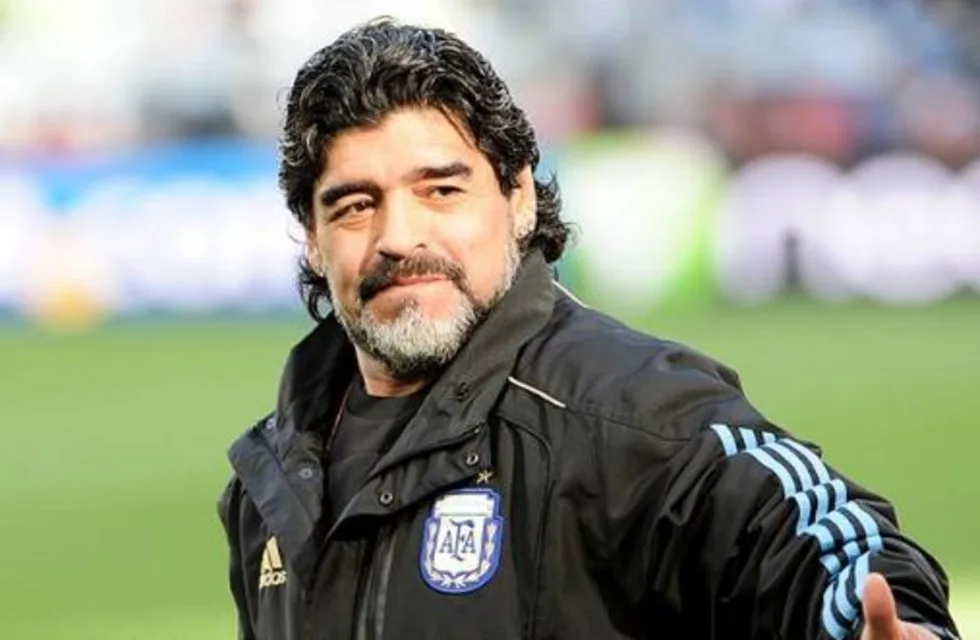 Nas ruas de Buenos Aires, argentinos choram morte de Maradona