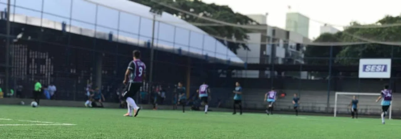 Alunos do SEB, campeões em 2018, entram em campo e fazem bonito no futebol society