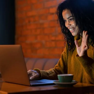 Faculdade oferece bootcamp de carreira internacional online e gratuito