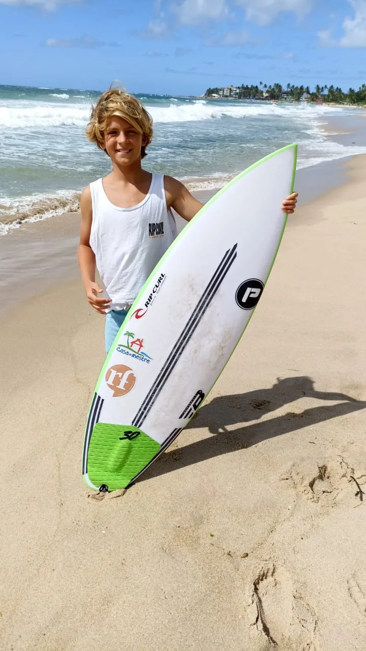 Capixaba disputa na última etapa do Campeonato de Surf Carioca