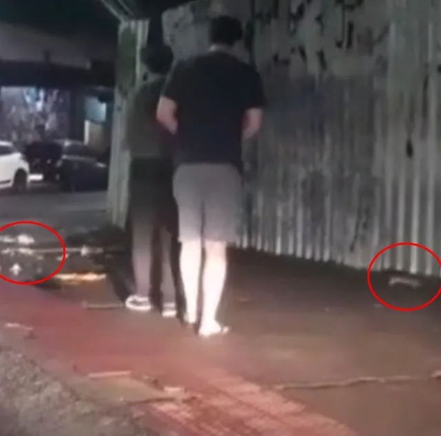 Vídeo mostra ratos gigantes passando no meio das pessoas na Rua da Lama, em Jardim da Penha