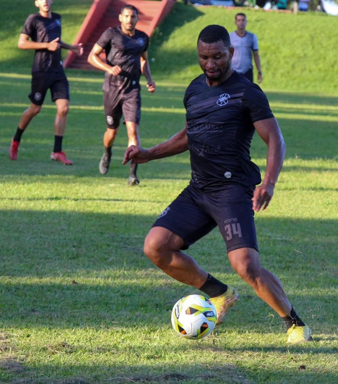 Rio Branco afasta atacante Morotó após postagem homofóbica sobre Marta