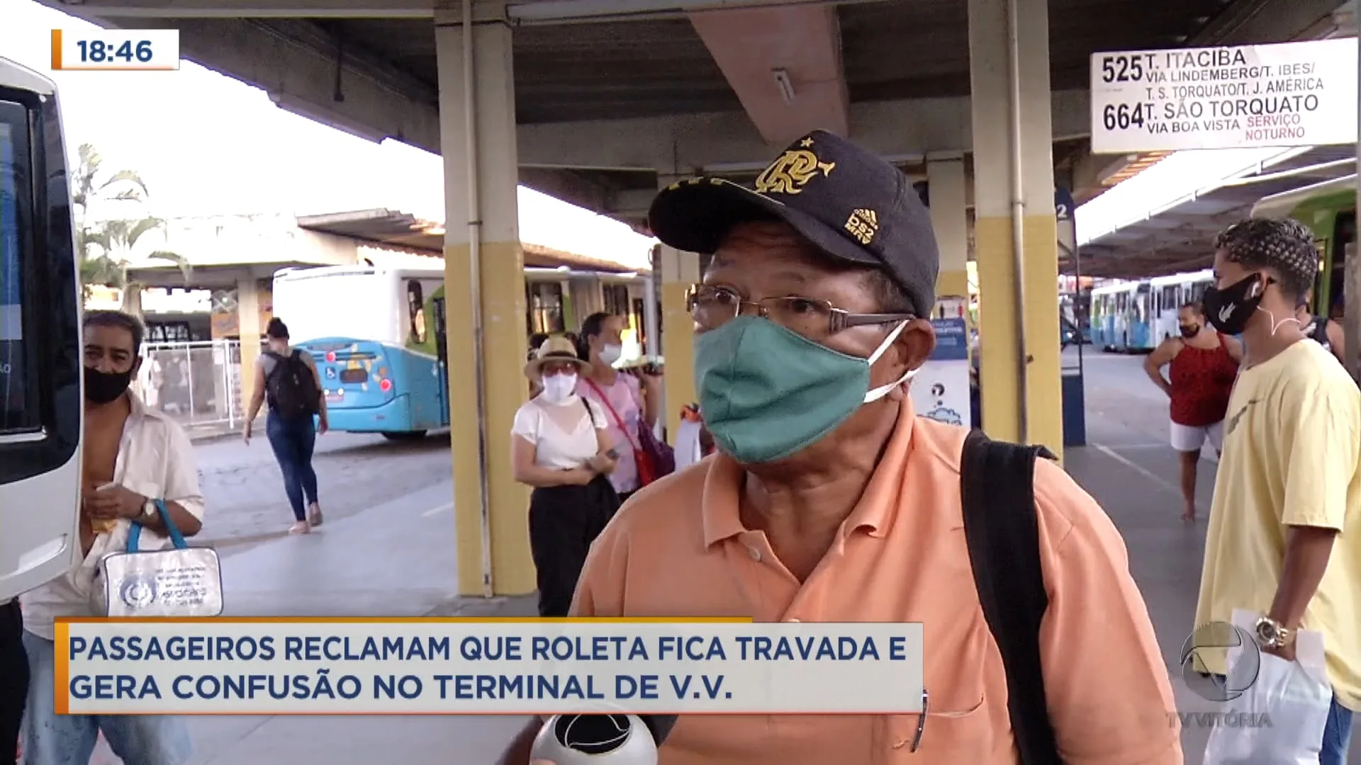 Passageiros reclamam que roleta fica travada e gera confusão no Terminal de Vila Velha