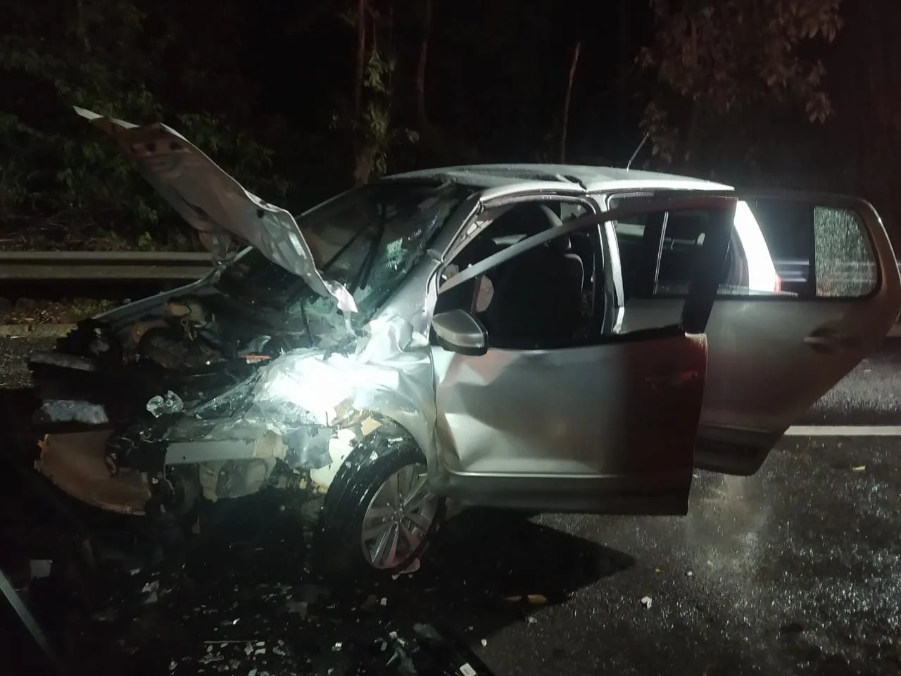 Casal morre após motorista invadir a contramão na BR 262