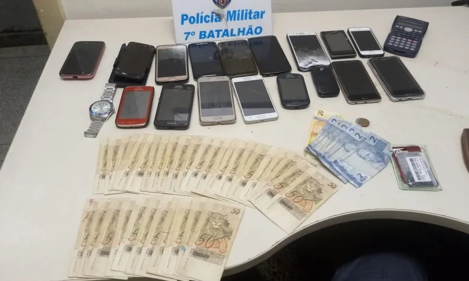 Policial militar prende jovem e recupera 17 celulares após tentativa de assalto em Cariacica