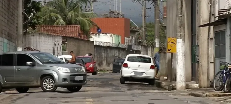 Homem é assassinado com três tiros no meio da rua em Mario Cypreste
