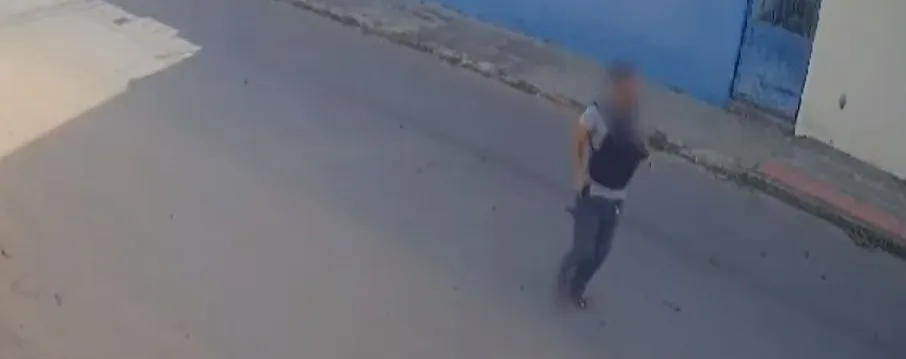 VÍDEO | Homem suspeito de diversos crimes na Serra é identificado e detido