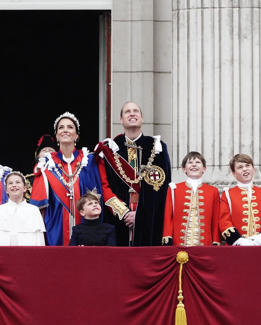 Kate Middleton homenageia Princesa Diana e Rainha Elizabeth II na coroação de Rei Charles III