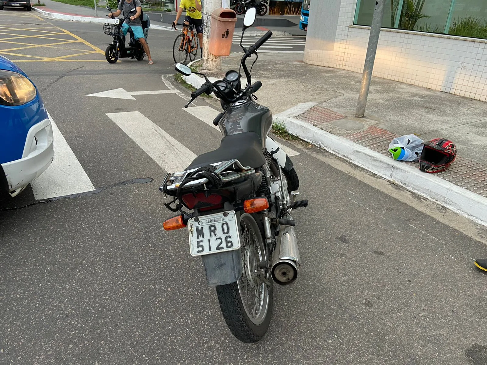 Guarda-vidas sem habilitação é abordado com moto furtada em Vitória