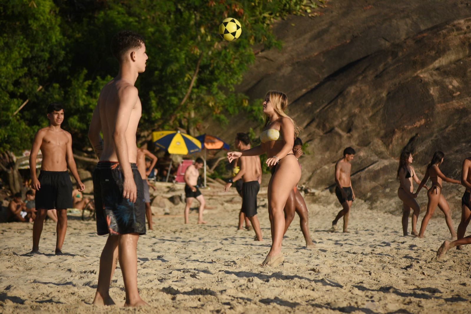 Vai dar praia no último domingo da primavera? Veja a previsão do tempo no ES