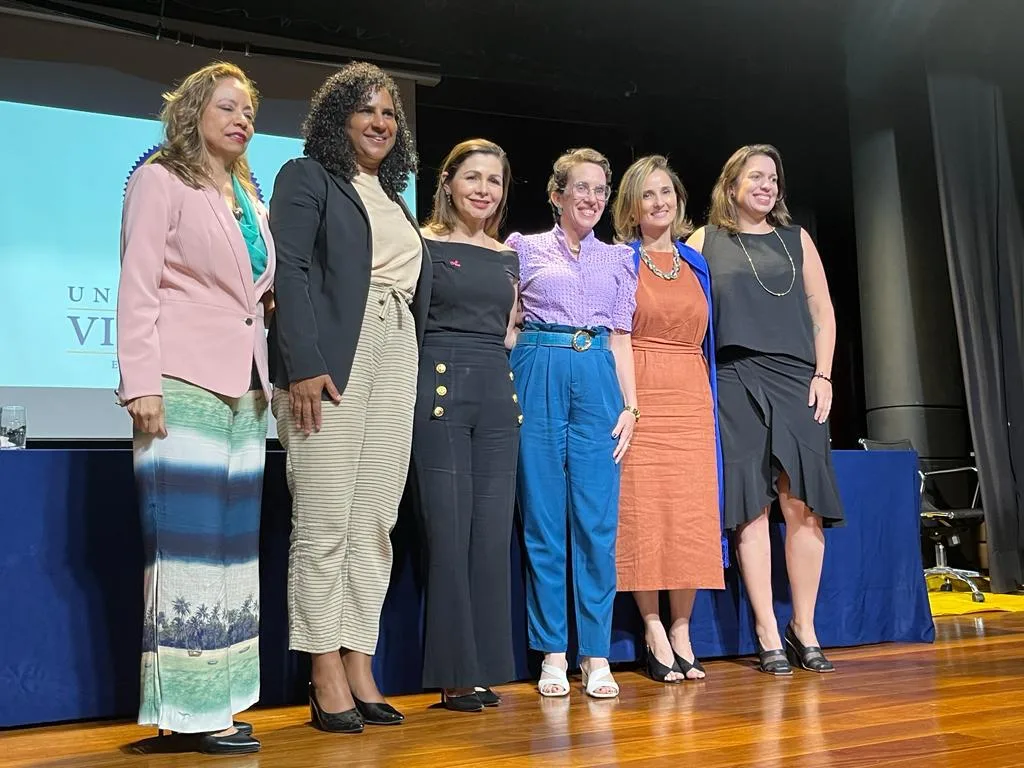 Gigante da beleza participa de projeto no ES para ajudar mulher vítima de violência