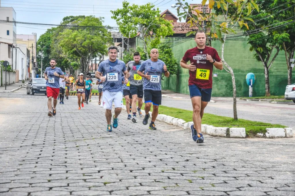 Tradicional corrida de Linhares reúne mais de 370 corredores de diferentes estados