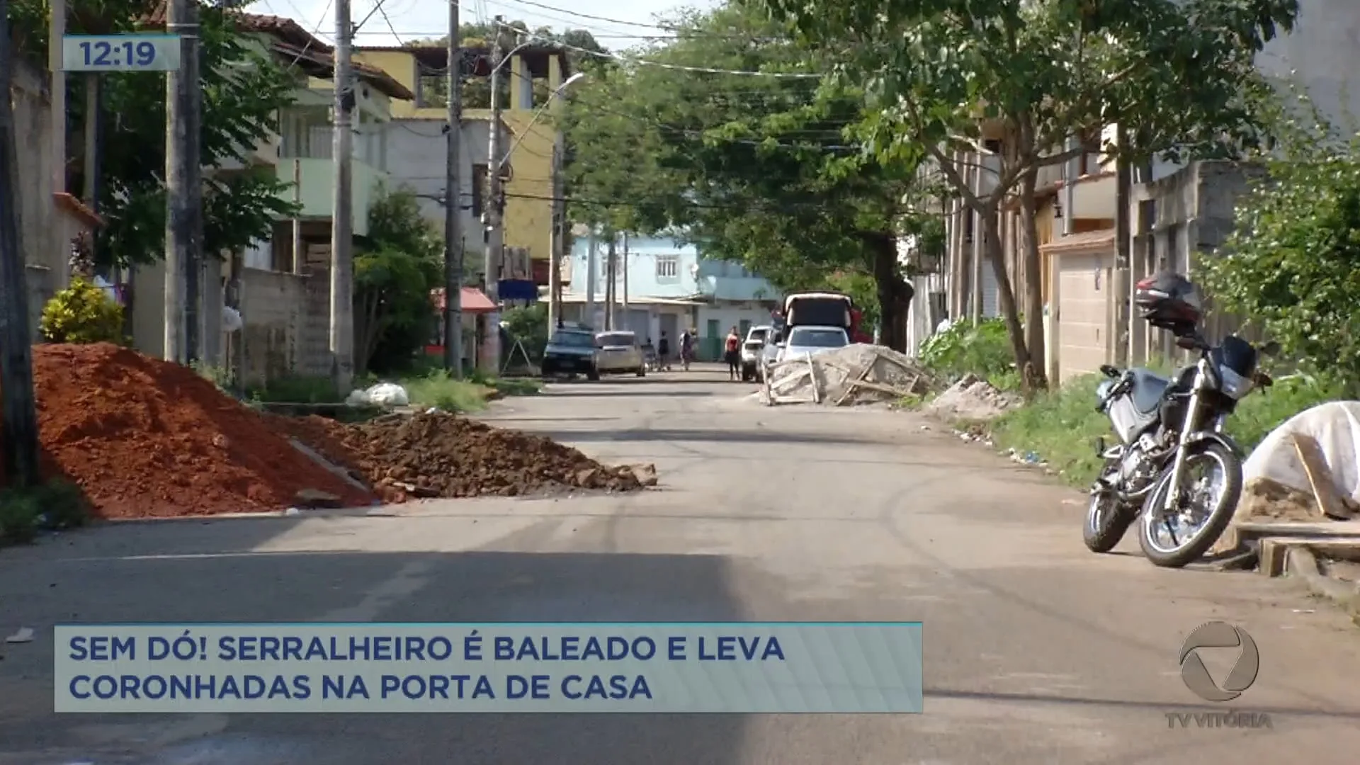 Um serralheiro foi baleado na porta de casa