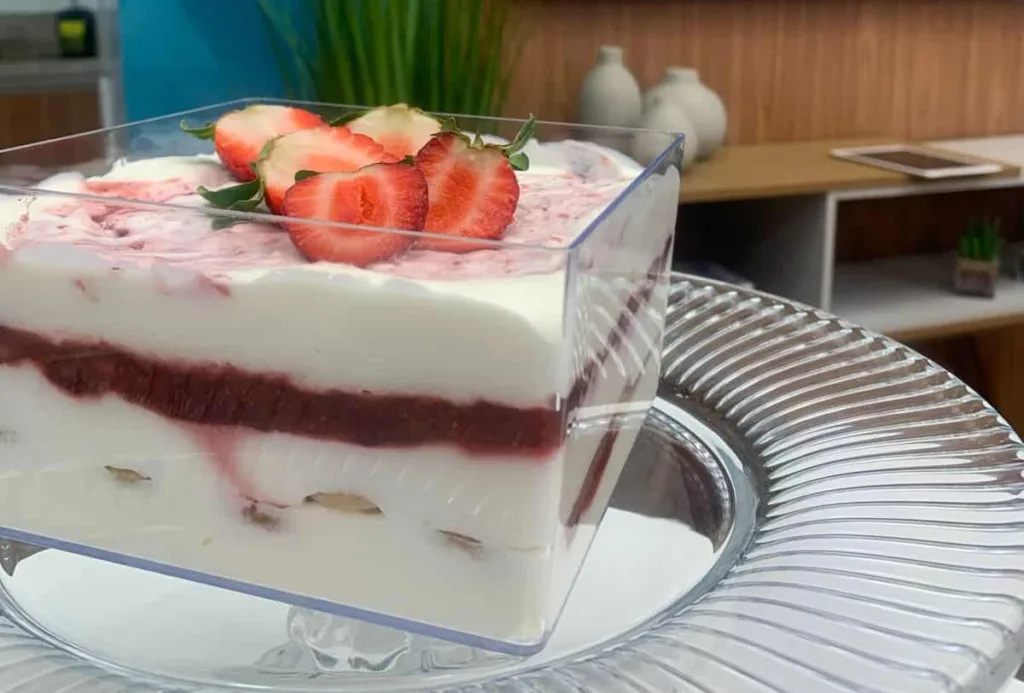 Veja uma receita deliciosa de pavê de cheesecake para fazer na sexta!