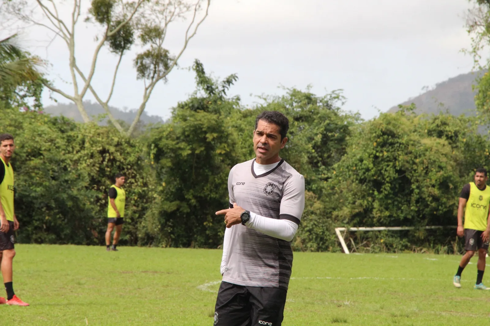 Max Sandro reinventa o Rio Branco em busca do título da Copa ES