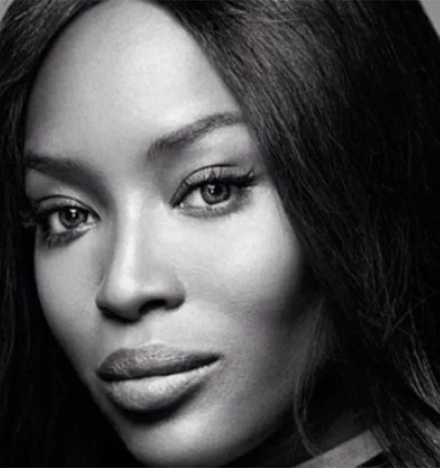 Naomi Campbell passa a tarde com João de Deus em Goiás