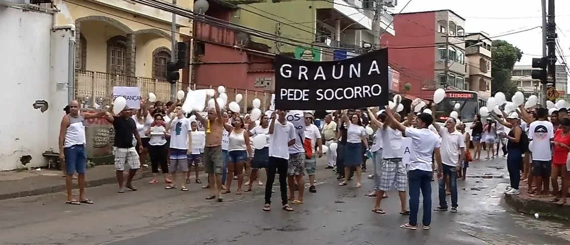 Após morte de pedreiro, moradores de Vila Graúna fazem protesto pedindo por paz