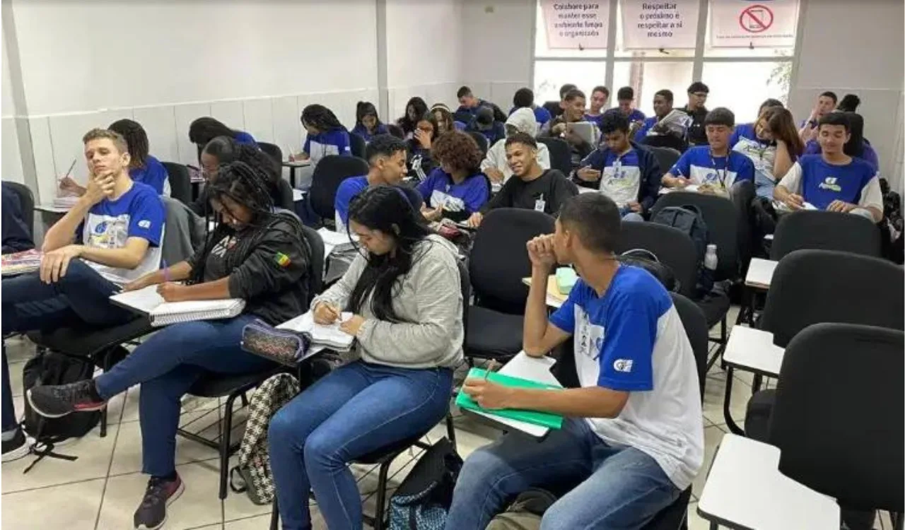 Inscrição aberta para mais de 150 vagas de estágio com bolsa de até R$ 1,2 mil