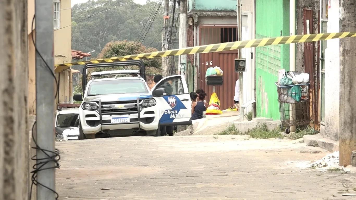 Criminosos ameaçam comerciantes de Rio Marinho após morte de jovem