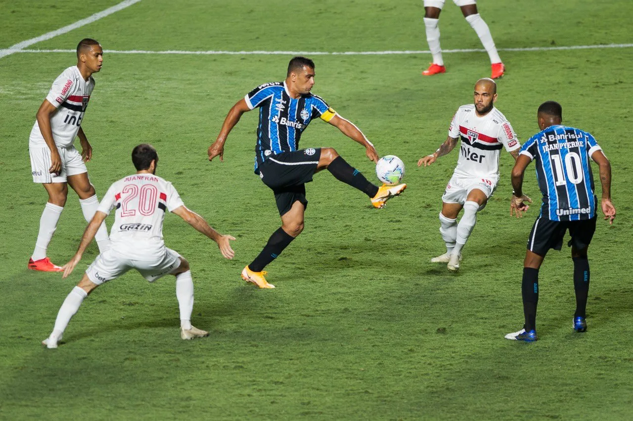 Grêmio segura São Paulo no Morumbi e vai à final da Copa do Brasil