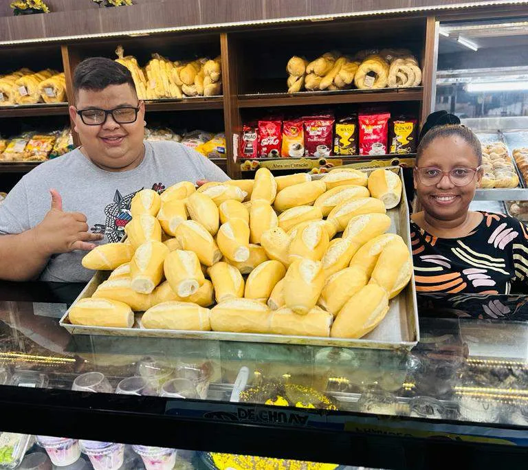 Promoção de aniversário: padaria de Cariacica vai vender 13 mil pães a 5 centavos cada