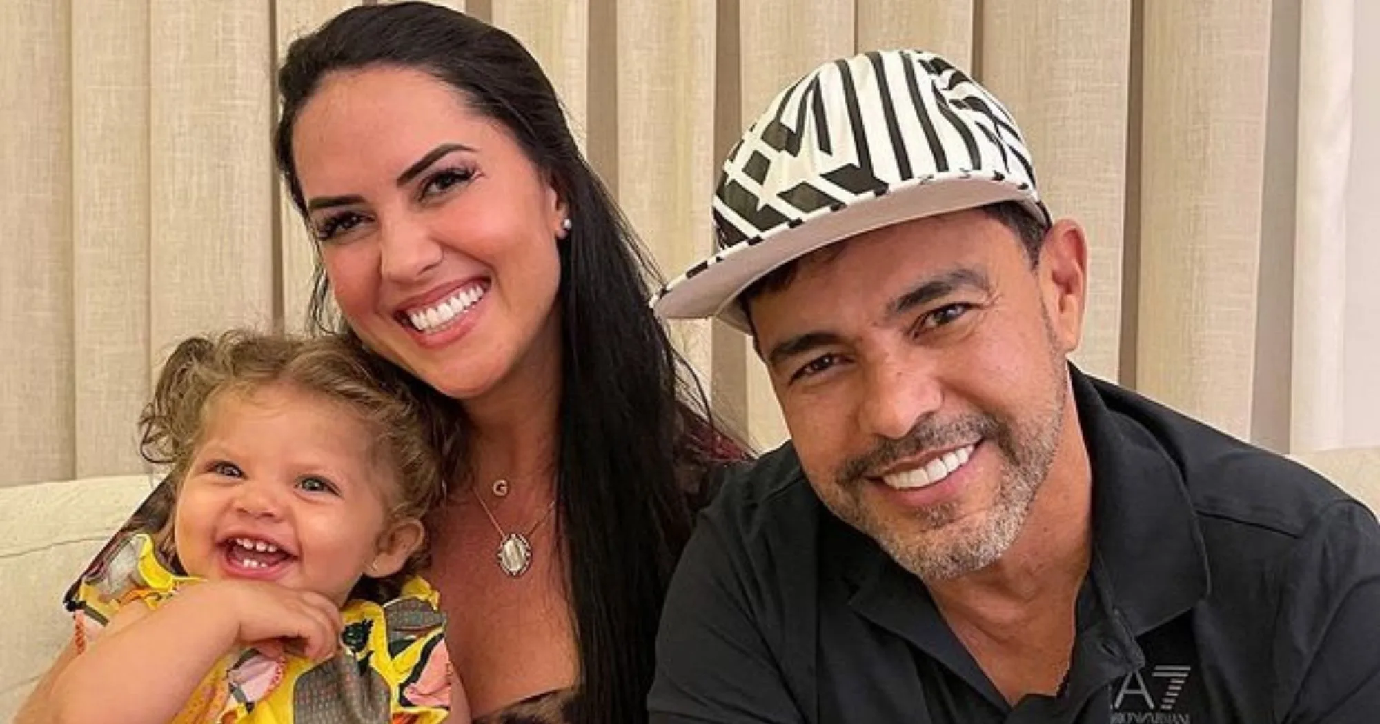 Zezé Di Camargo e Graciele posam em Guarapari: "Amor e família"