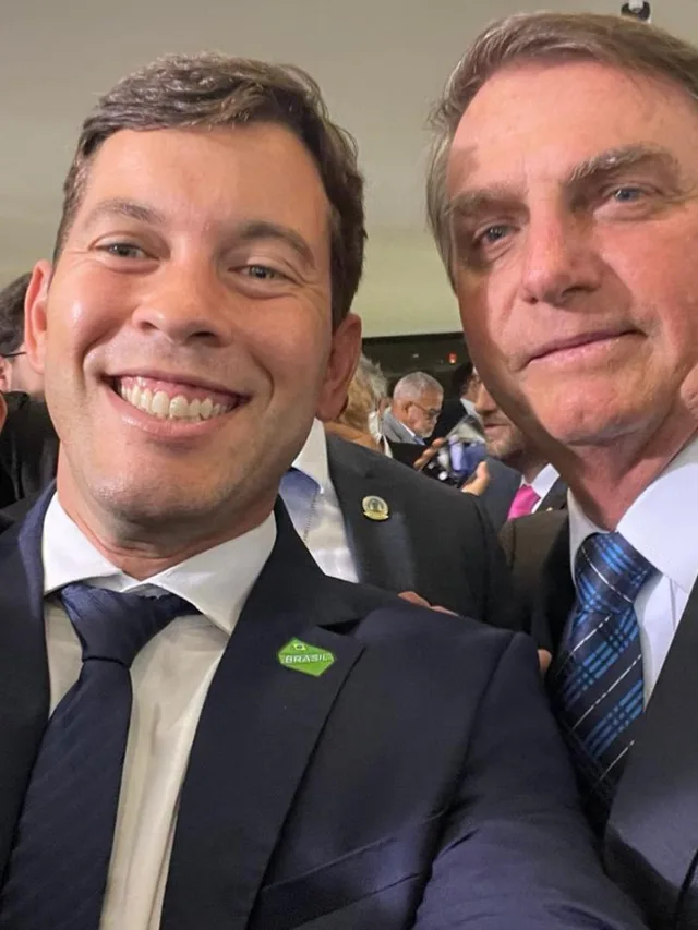 Arnaldinho Borgo tira selfie com Presidente e divide opiniões nas redes sociais