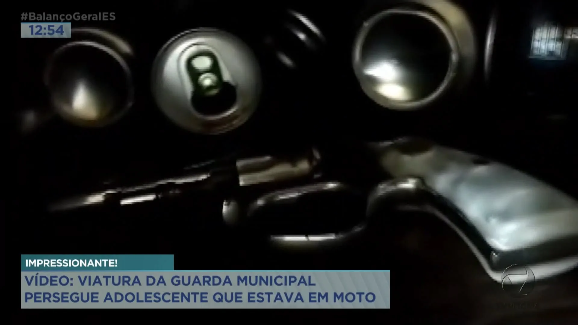 FLAGRA! Viatura da Guarda persegue adolescente que estava em moto