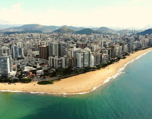 Aprovadas regras que proíbem sombra de prédios antes das 16h nas praias de Vila Velha