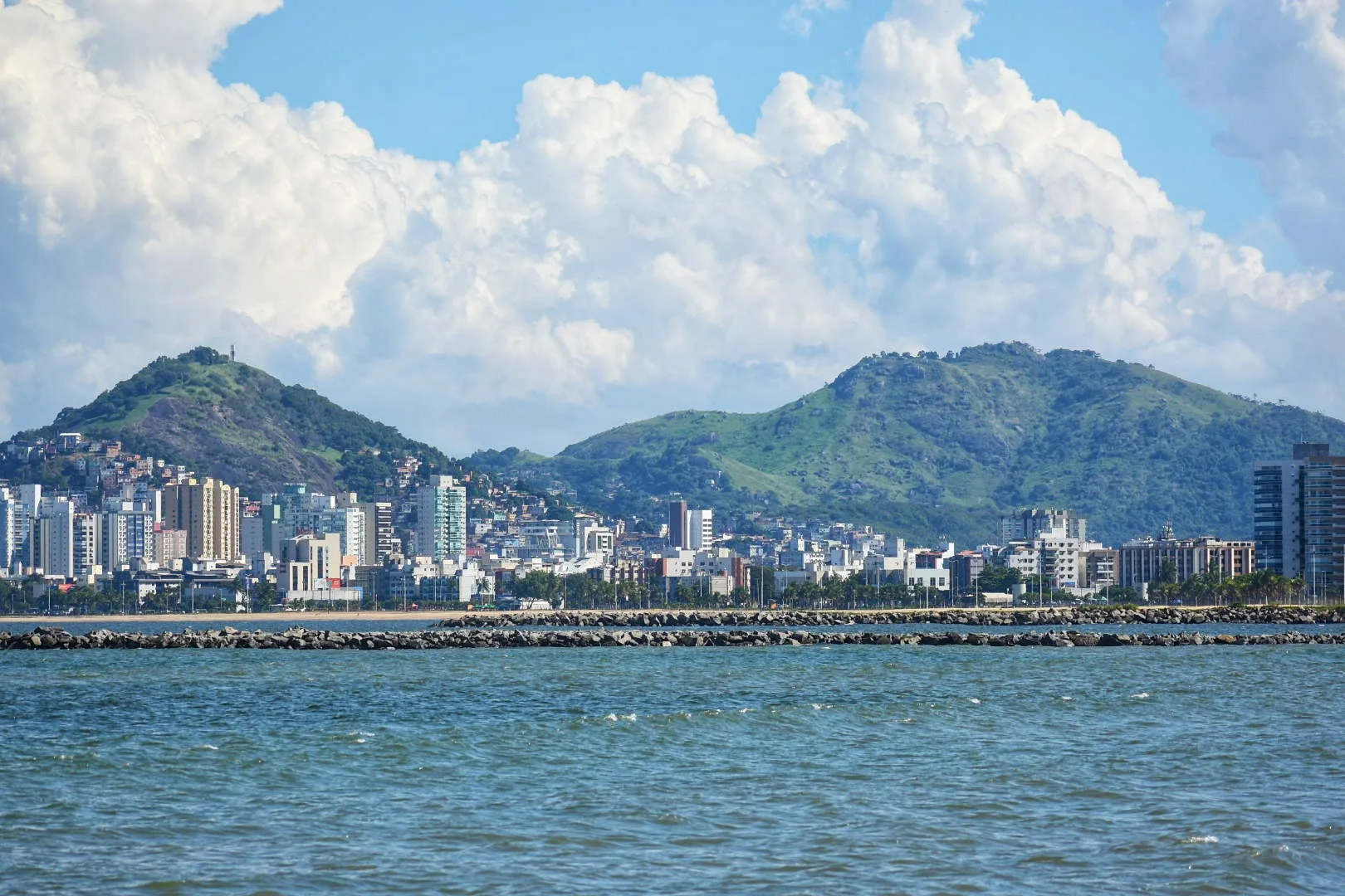 Vitória é mais buscada do Brasil para férias de julho de 2023, diz pesquisa