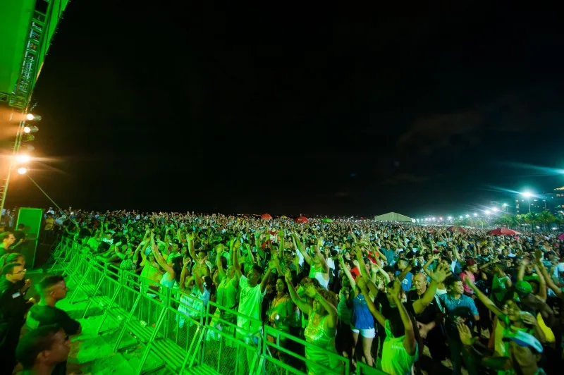 Réveillon 2017 na praia de Camburi