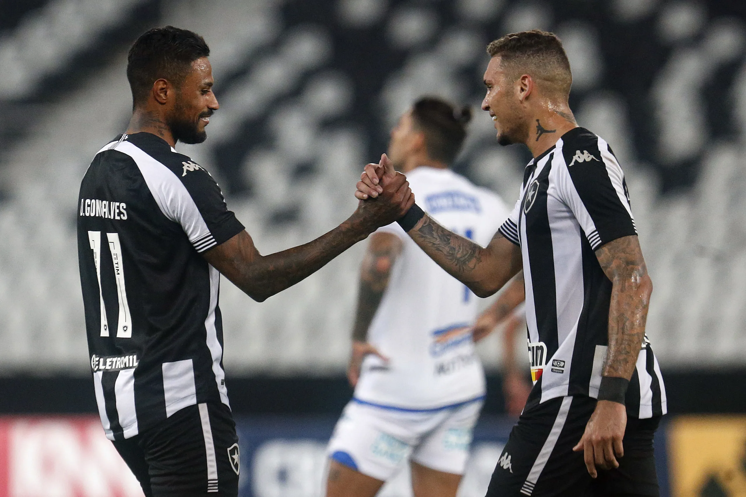 Botafogo supera CSA por 2 a 0, vence o segundo jogo seguido e respira na Série B