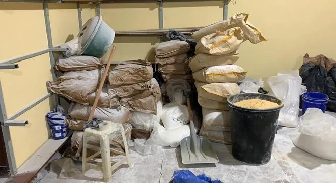 Polícia apreende 2,2 toneladas de cocaína em sítio