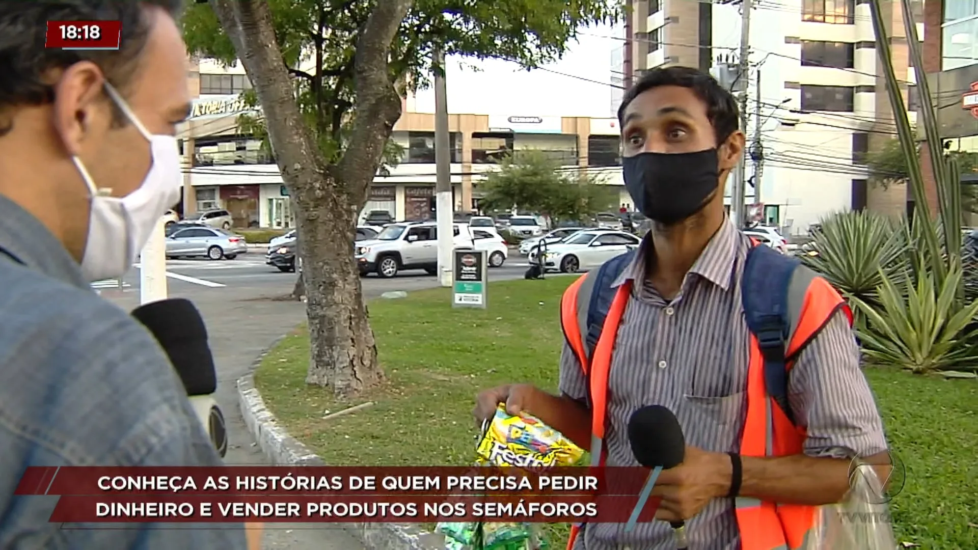 Conheça as histórias de quem precisa pedir dinheiro e vender produtos nos semáforos