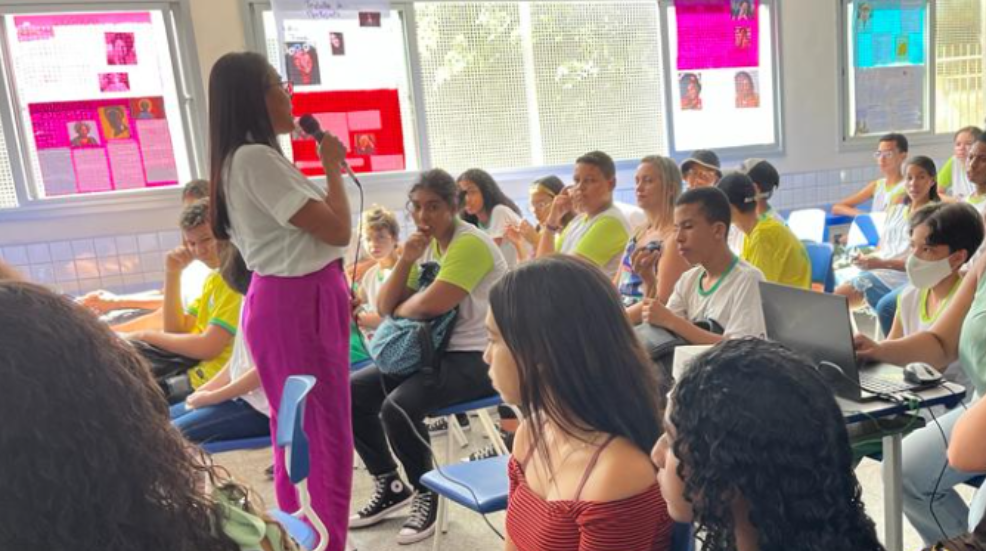 Projeto leva para escolas informações sobre violência contra a mulher