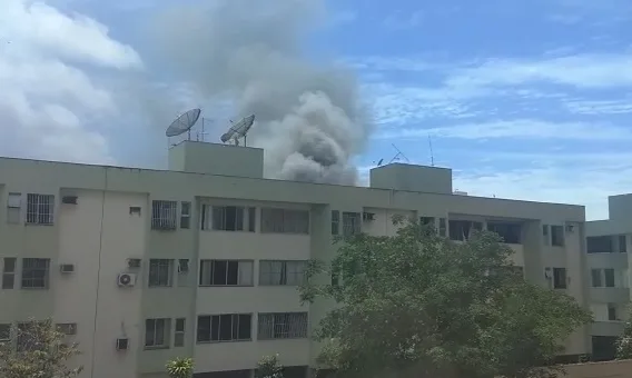 VÍDEO | Incêndio atinge apartamento em Jardim Camburi, na capital