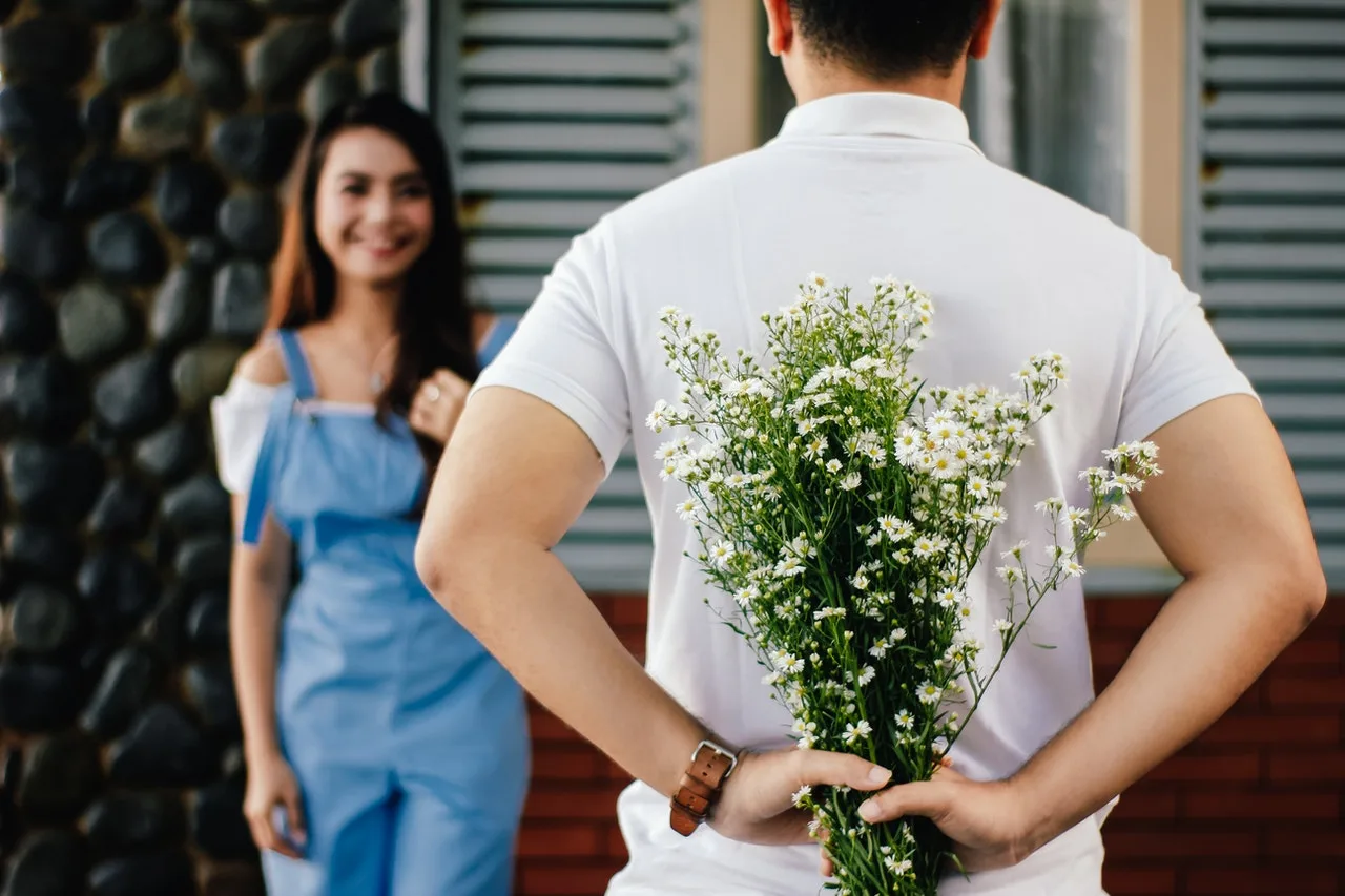 Dia dos Namorados impulsiona venda de flores e joias