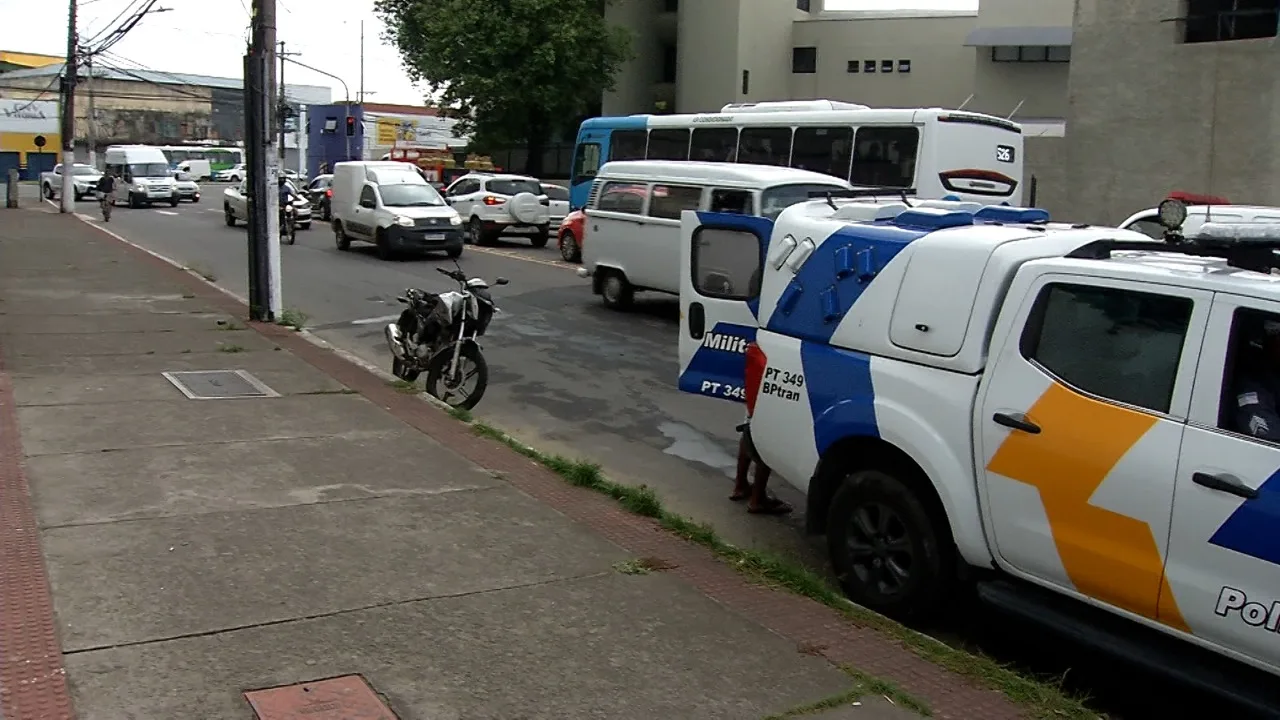 Homem é preso após pilotar moto bêbado e causar acidente em Vila Velha