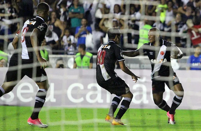 Nenê marca nos acréscimos e Vasco vence o Fluminense por 3 a 2 em São Januário