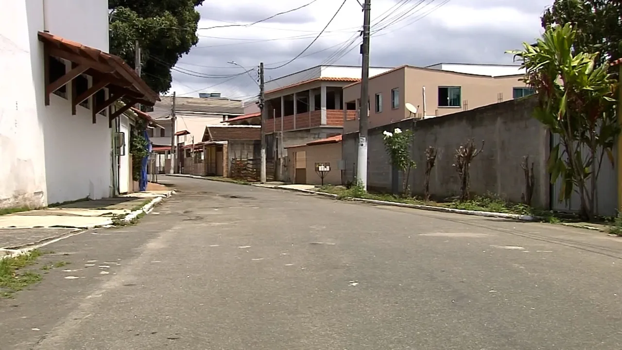 Mulher é esfaqueada por ex após telefonar para amigo em Cariacica