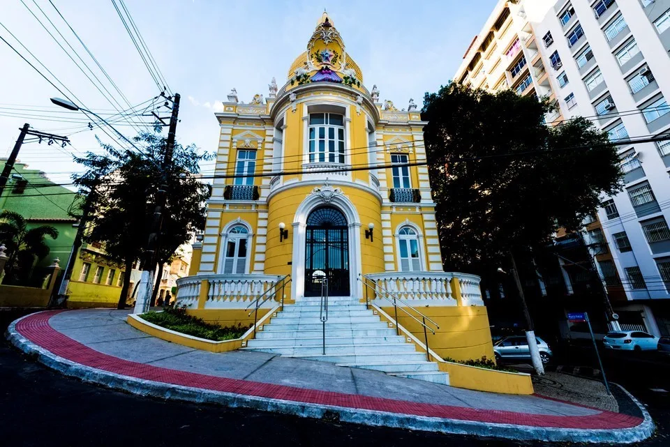 Broadway capixaba! Vitória tem concerto com cantora lírica e pianista