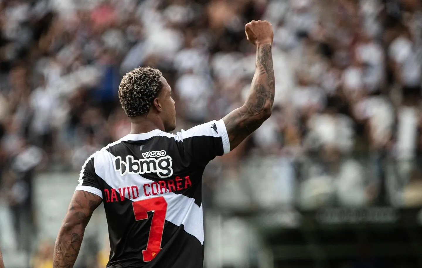 Atacante capixaba tem lesão no joelho e não joga mais pelo Vasco este ano