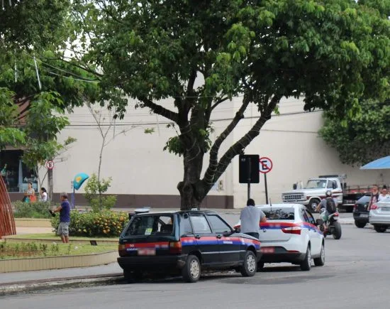 Morador denuncia motoristas de táxi que se recusam a ligar taxímetro em Guarapari