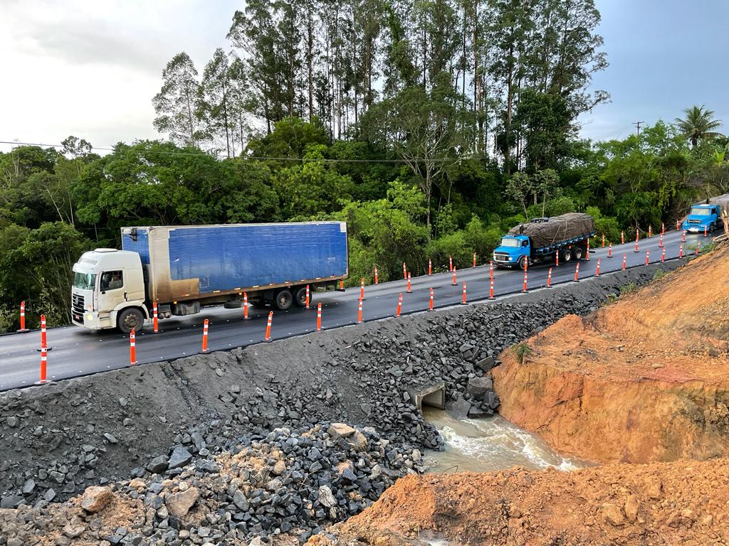 Trânsito é liberado em desvio provisório na BR-101, em Aracruz