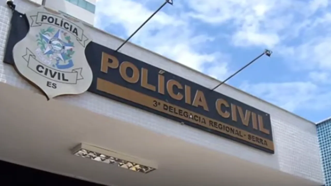 Criminoso troca tiros com a polícia e é encontrado em matagal na Serra